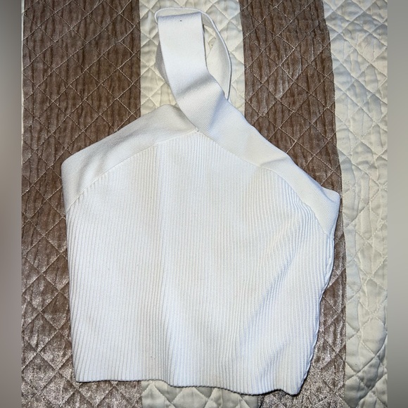 Aritzia Tops - Babaton
Sculpt Knit Criss Cross Cropped Tank